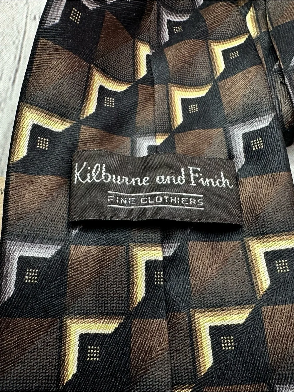 Kilburne & Finch Men's Geometric Brown & Black silk Tie Gold Accents office